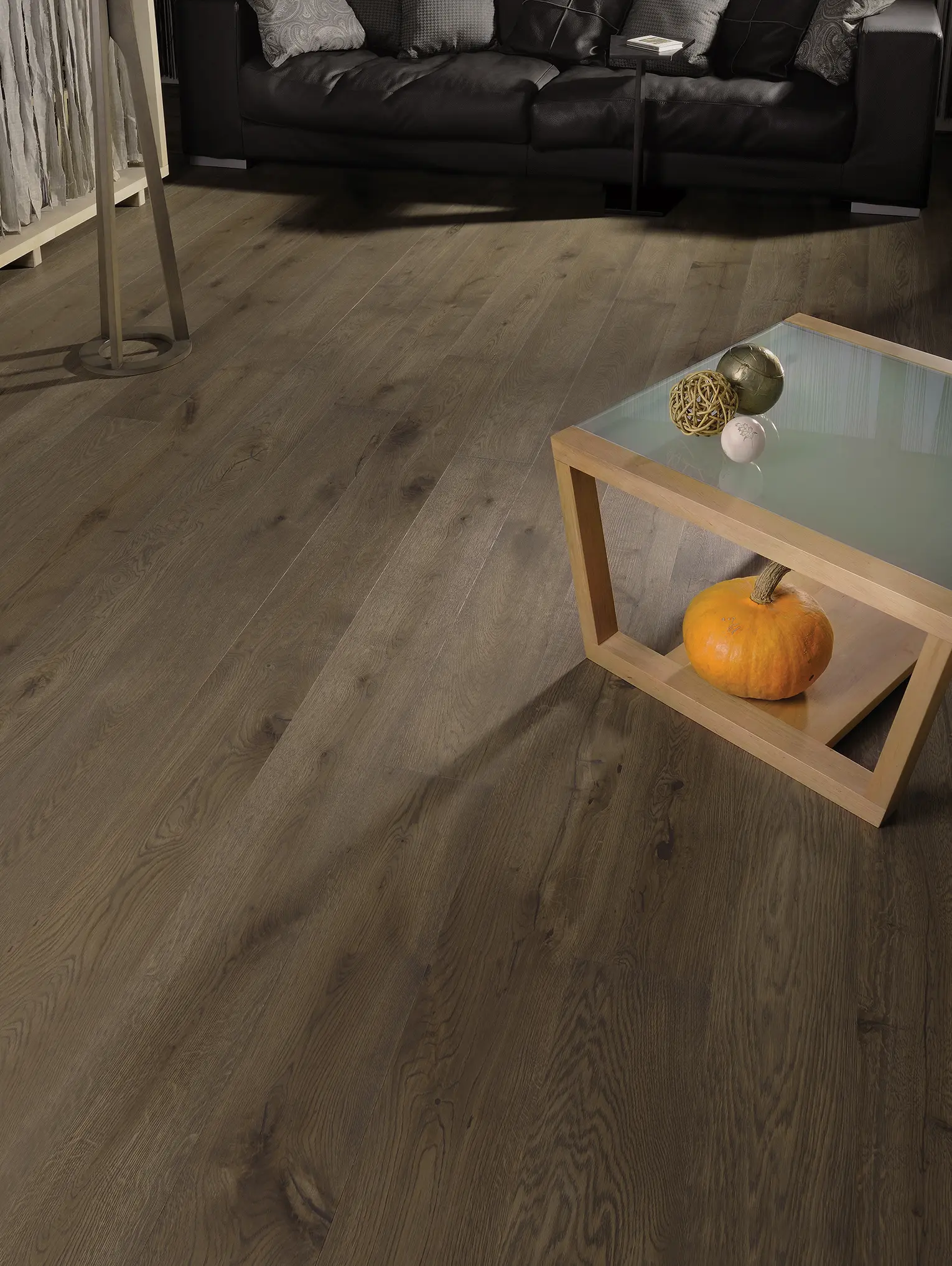Dark wood – www.coswick.com