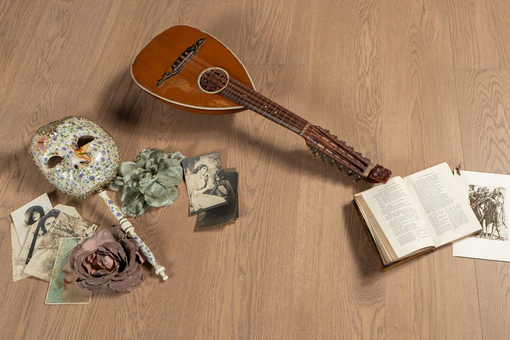 Coswick Grey Shadow Collection was expanded with two new décors — Atlantis and Misty Rose, revealing the aesthetics of subtle nuances and pure texture